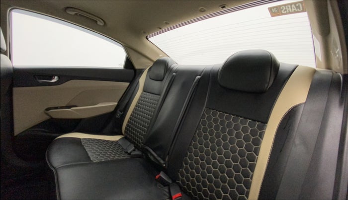 2021 Hyundai Verna SX 1.5 VTVT, Petrol, Manual, 33,976 km, Right Side Rear Door Cabin