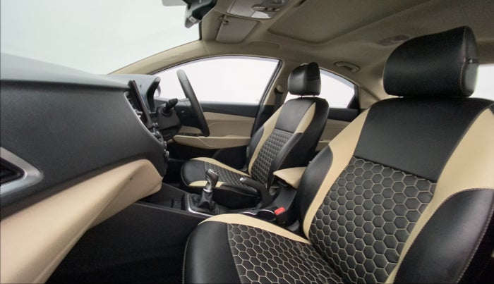 2021 Hyundai Verna SX 1.5 VTVT, Petrol, Manual, 33,976 km, Right Side Front Door Cabin