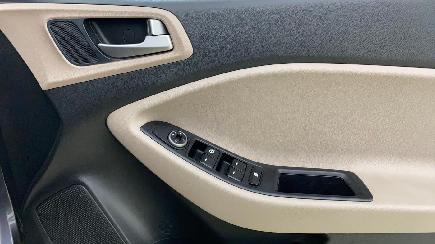 2019 Hyundai Elite i20 MAGNA PLUS 1.2, Petrol, Manual, 65,620 km, Driver Side Door Panels Control
