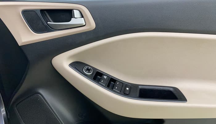2019 Hyundai Elite i20 MAGNA PLUS 1.2, Petrol, Manual, 65,620 km, Driver Side Door Panels Control