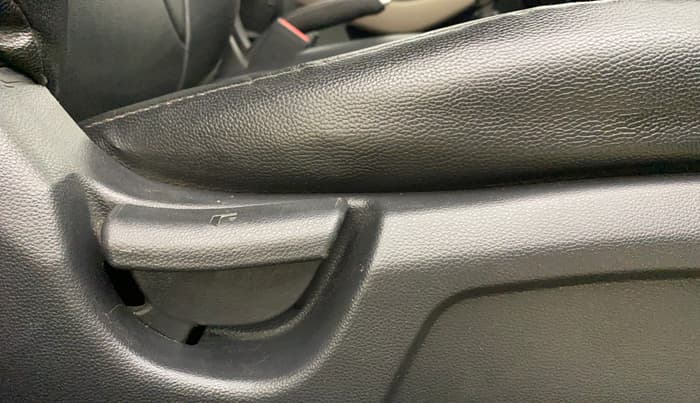 2019 Hyundai Elite i20 MAGNA PLUS 1.2, Petrol, Manual, 65,620 km, Driver Side Adjustment Panel