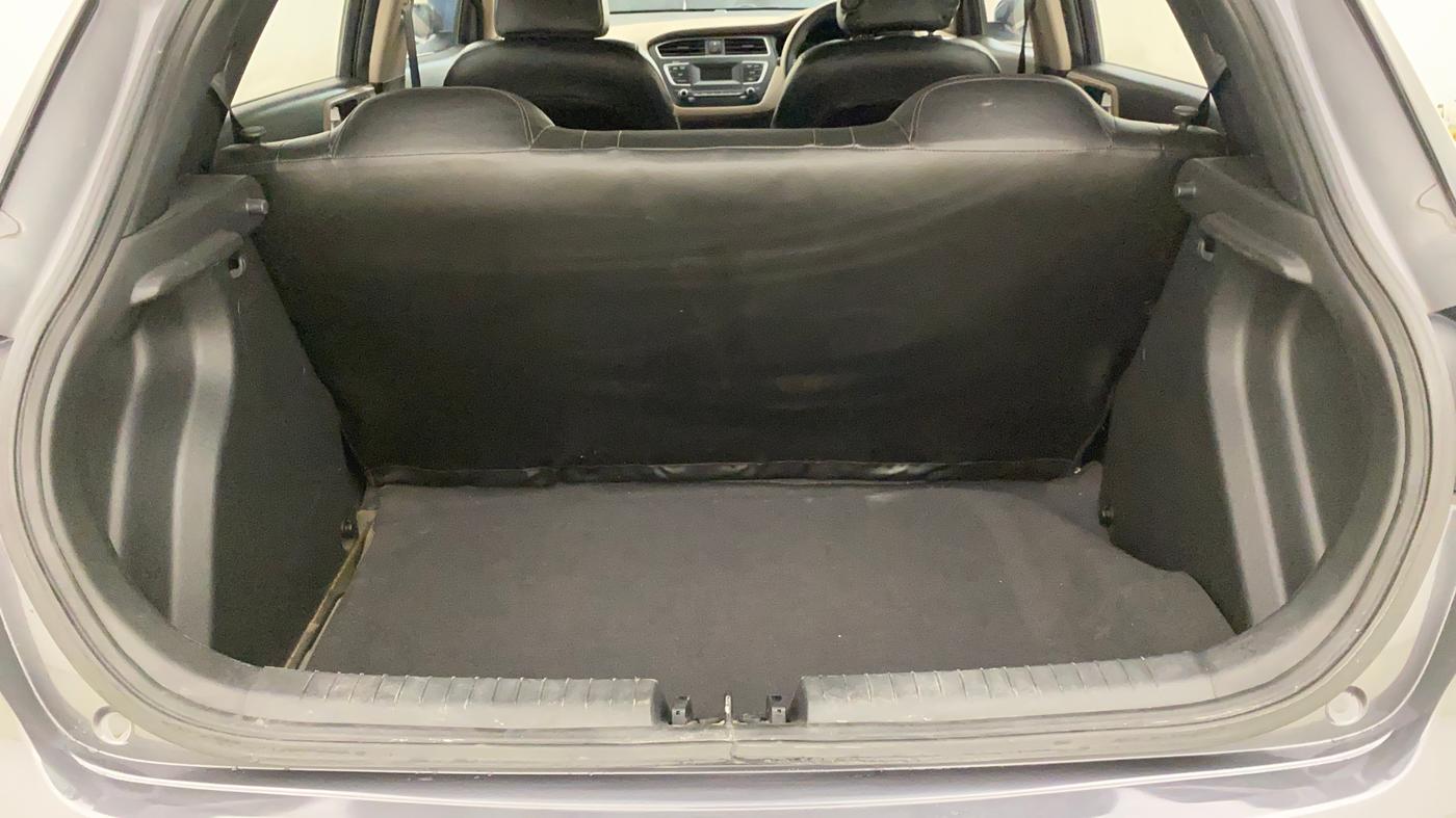 2019 Hyundai Elite i20 MAGNA PLUS 1.2, Petrol, Manual, 65,620 km, Boot Inside