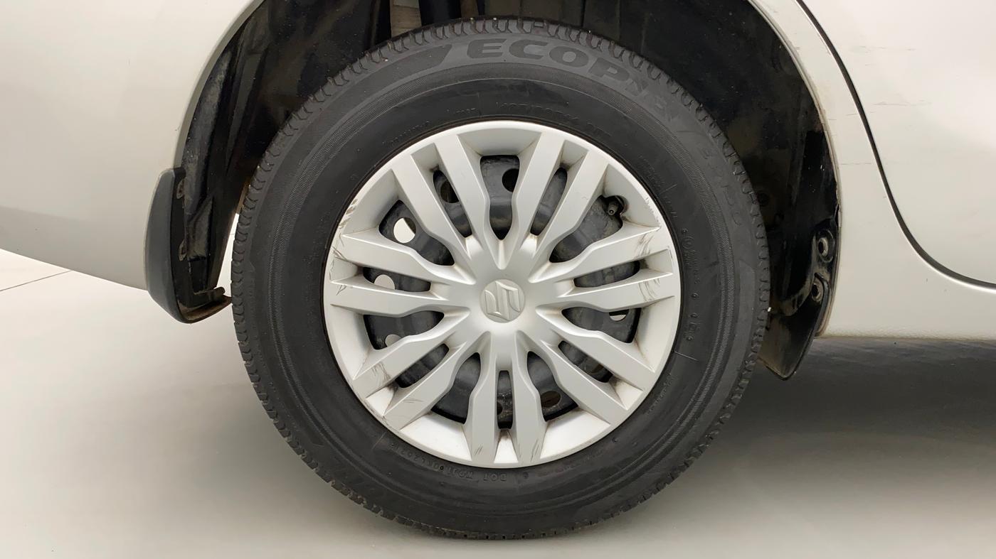 2017 Maruti Dzire VDI, Diesel, Manual, 94,974 km, Right Rear Wheel
