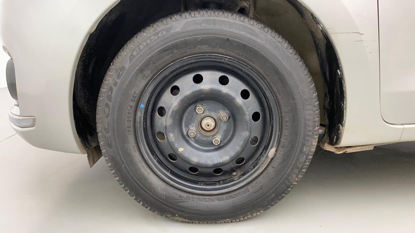 2017 Maruti Dzire VDI, Diesel, Manual, 94,974 km, Left Front Wheel
