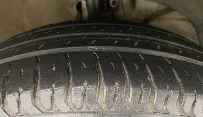 2017 Maruti Dzire VDI, Diesel, Manual, 94,974 km, Right Front Tyre Tread