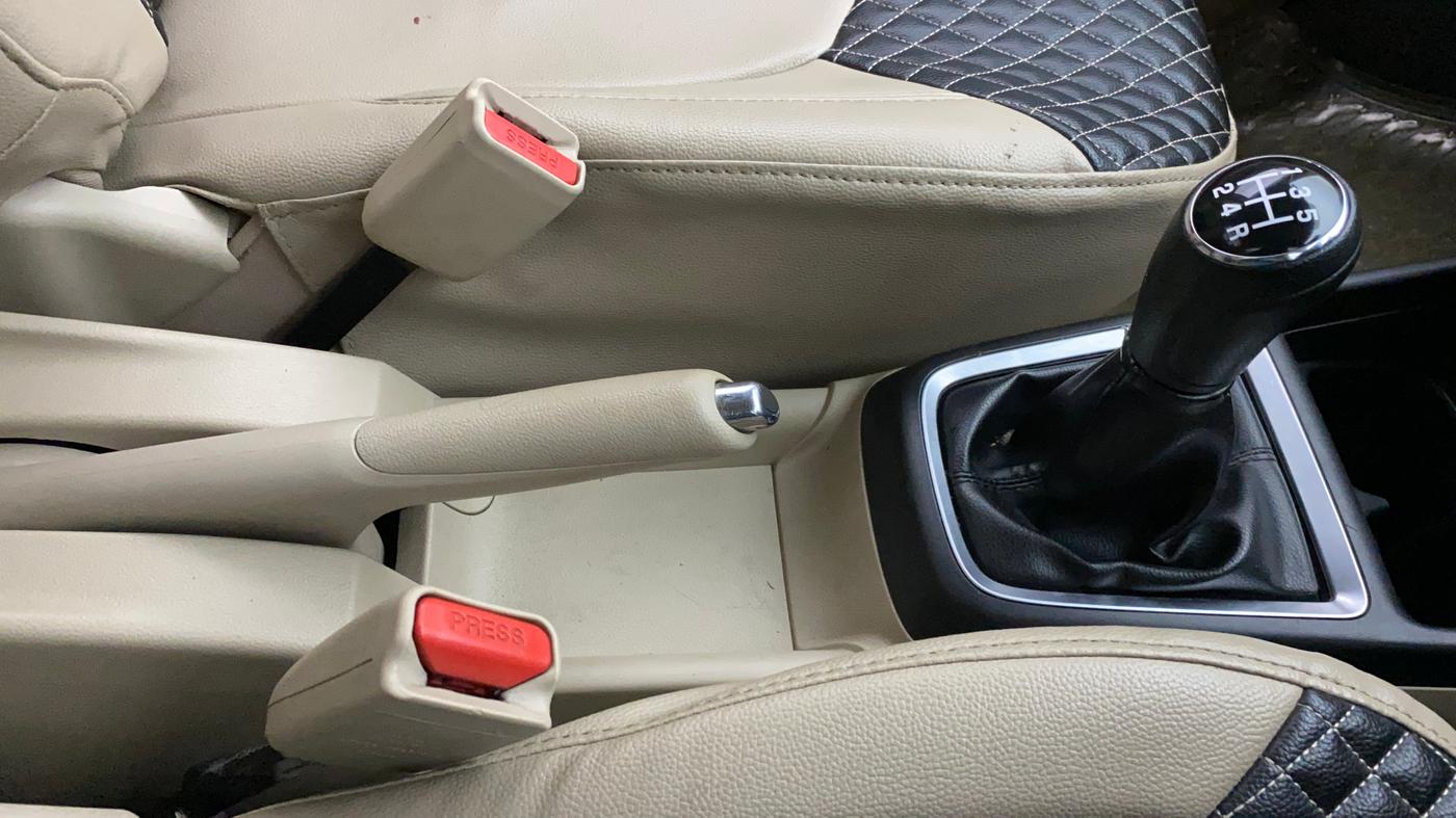 2017 Maruti Dzire VDI, Diesel, Manual, 94,974 km, Gear Lever