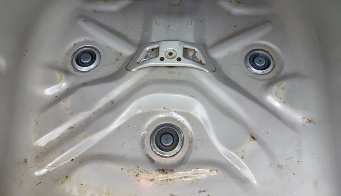 2017 Maruti Dzire VDI, Diesel, Manual, 94,974 km, Boot floor - Slight discoloration
