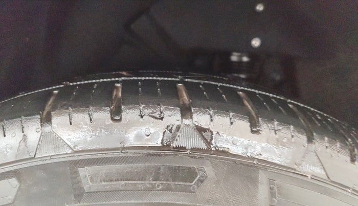 2022 Mahindra XUV700 AX 5 D AT 7 STR, Diesel, Automatic, 77,516 km, Left Rear Tyre Tread