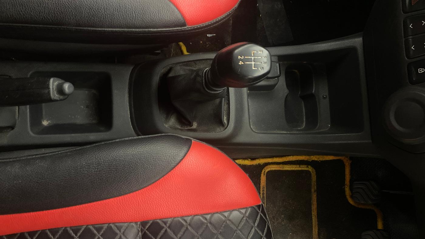 2016 Renault Kwid RXT 0.8, Petrol, Manual, 69,785 km, Gear Lever