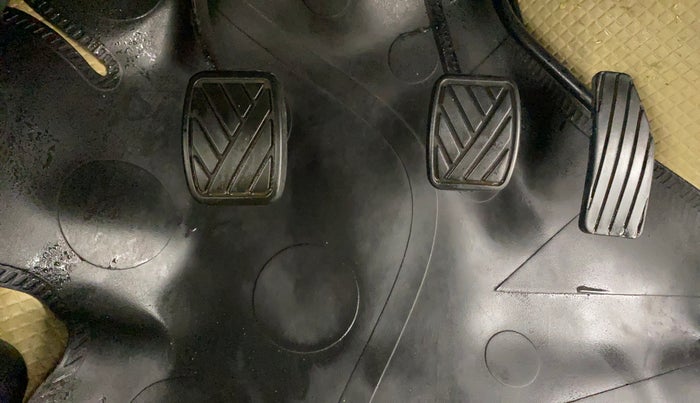 2013 Maruti Wagon R 1.0 VXI, Petrol, Manual, 13,884 km, Pedals