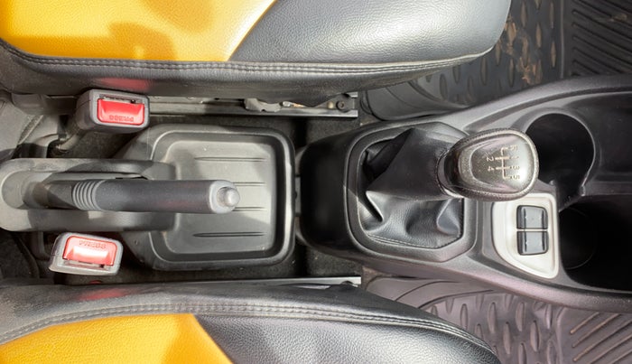 2017 Datsun Redi Go T (O), Petrol, Manual, 49,543 km, Gear Lever