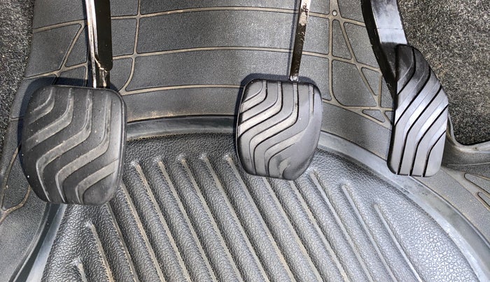 2017 Datsun Redi Go T (O), Petrol, Manual, 49,543 km, Pedals