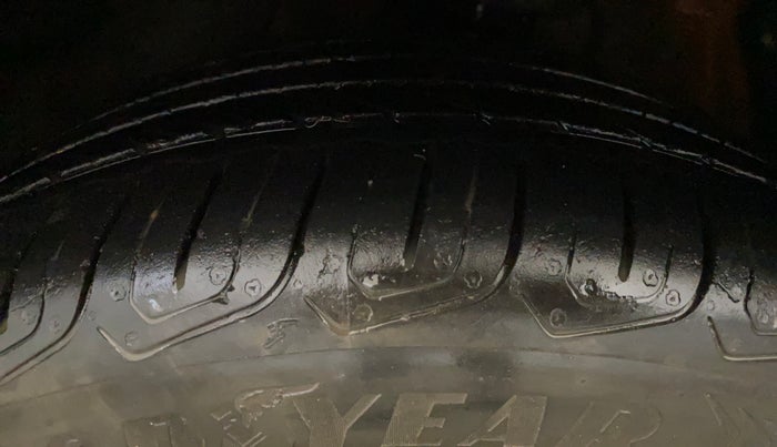2022 MG ASTOR SHARP EX 1.5 MT, Petrol, Manual, 23,140 km, Left Front Tyre Tread