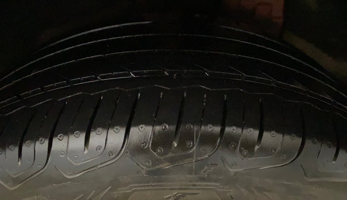 2022 MG ASTOR SHARP EX 1.5 MT, Petrol, Manual, 23,140 km, Left Rear Tyre Tread