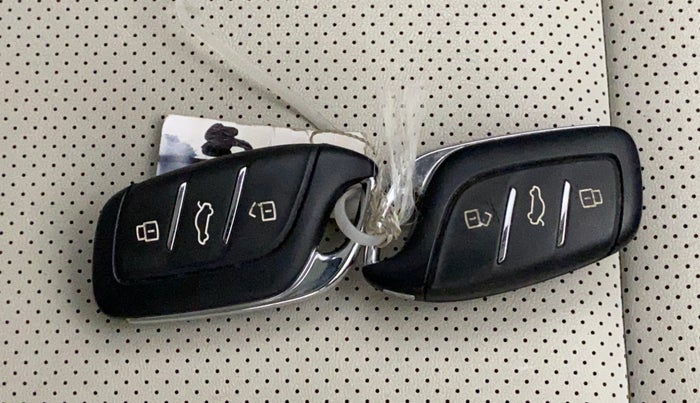 2022 MG ASTOR SHARP EX 1.5 MT, Petrol, Manual, 23,140 km, Key Close Up