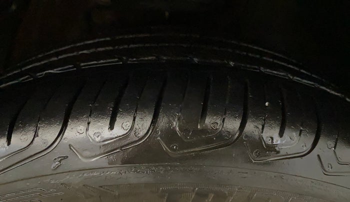 2022 MG ASTOR SHARP EX 1.5 MT, Petrol, Manual, 23,140 km, Right Front Tyre Tread