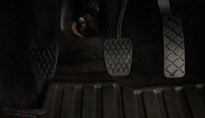 2022 MG ASTOR SHARP EX 1.5 MT, Petrol, Manual, 23,140 km, Pedals