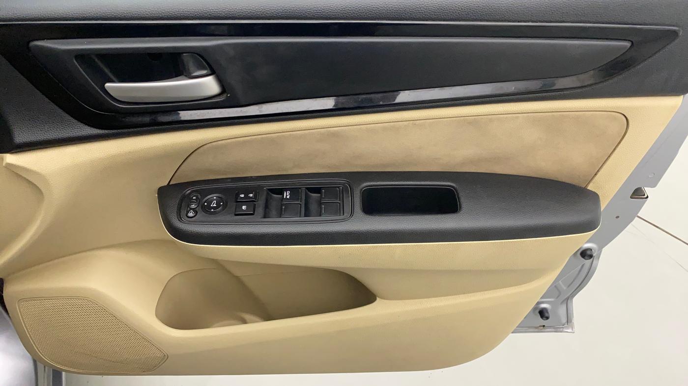 2019 Honda Amaze 1.2L I-VTEC V CVT, Petrol, Automatic, 26,733 km, Driver Side Door Panels Control