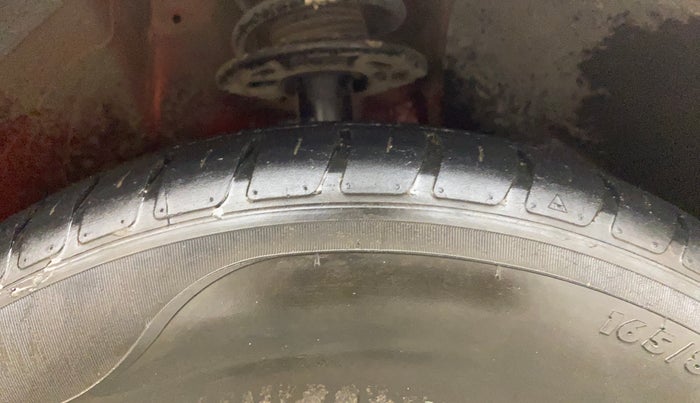 2021 Maruti Swift VXI, Petrol, Manual, 44,249 km, Right Front Tyre Tread