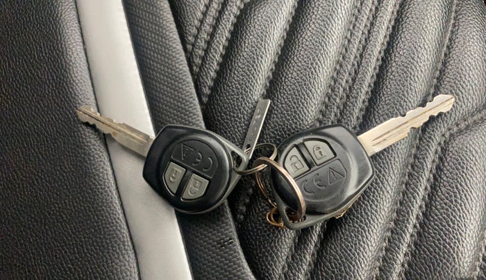 2021 Maruti Swift VXI, Petrol, Manual, 44,249 km, Key Close Up