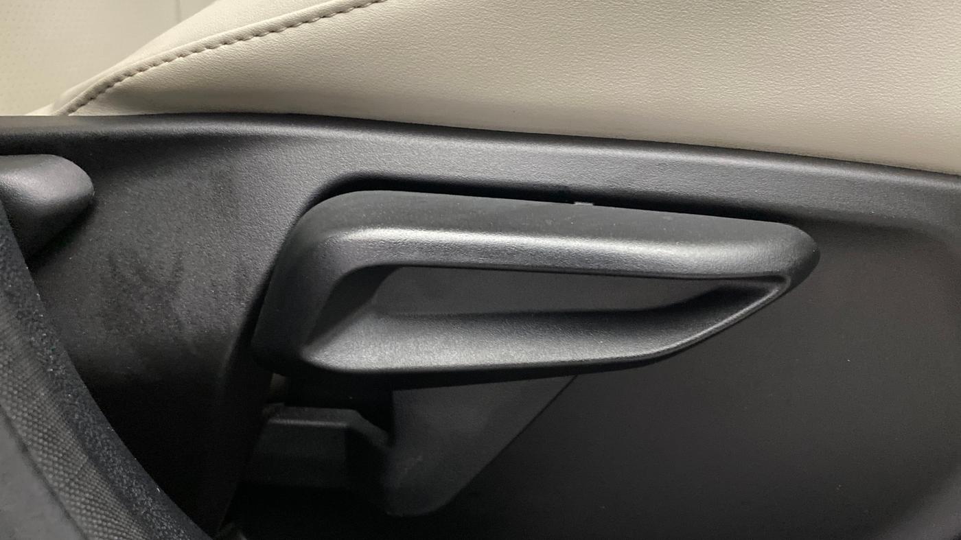2024 Tata TIGOR XZ PLUS CNG, CNG, Manual, 28,792 km, Driver Side Adjustment Panel
