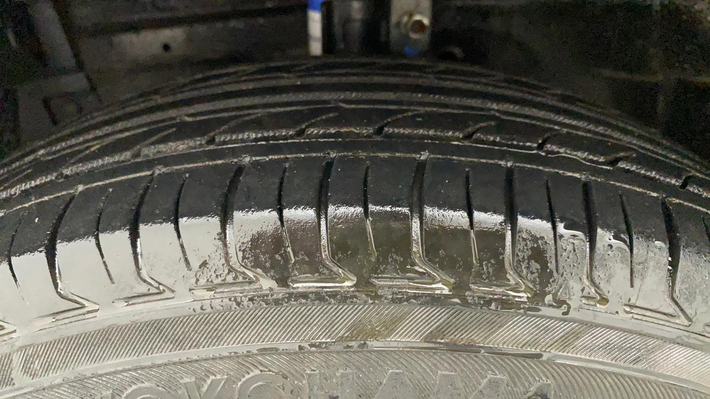 2013 Maruti Swift Dzire VXI, Petrol, Manual, 93,849 km, Left Front Tyre Tread