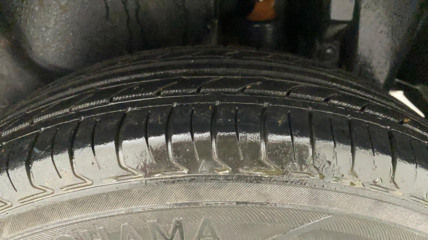 2013 Maruti Swift Dzire VXI, Petrol, Manual, 93,849 km, Left Rear Tyre Tread