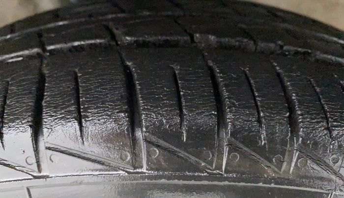 2020 Maruti Alto VXI PLUS, Petrol, Manual, 34,722 km, Right Front Tyre Tread