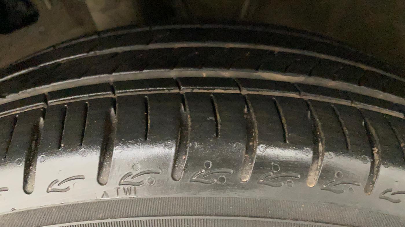 2022 Hyundai AURA SX PLUS 1.2 AMT, Petrol, Automatic, 9,393 km, Left Front Tyre Tread