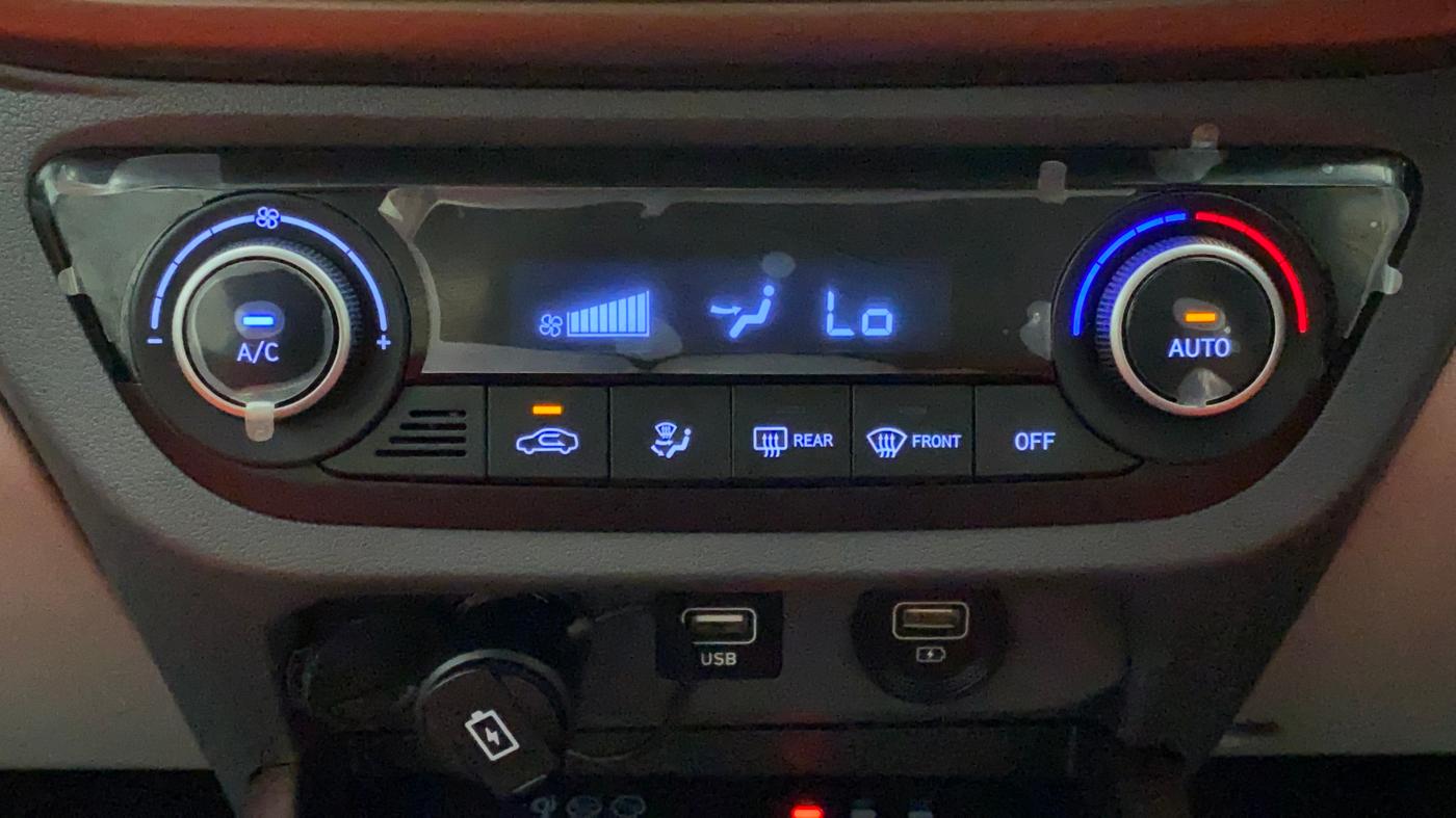 2022 Hyundai AURA SX PLUS 1.2 AMT, Petrol, Automatic, 9,393 km, Automatic Climate Control