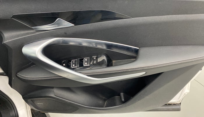 2019 MG HECTOR SHARP HYBIRD PETROL MT, Petrol, Manual, 39,193 km, Driver Side Door Panels Control