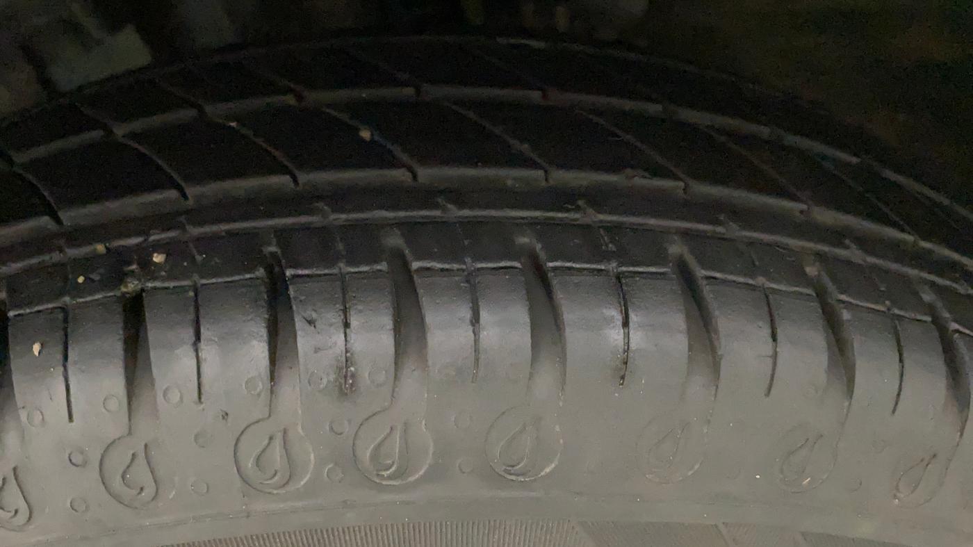 2021 Renault Kwid RXT 1.0 AMT (O), Petrol, Automatic, 19,422 km, Left Front Tyre Tread