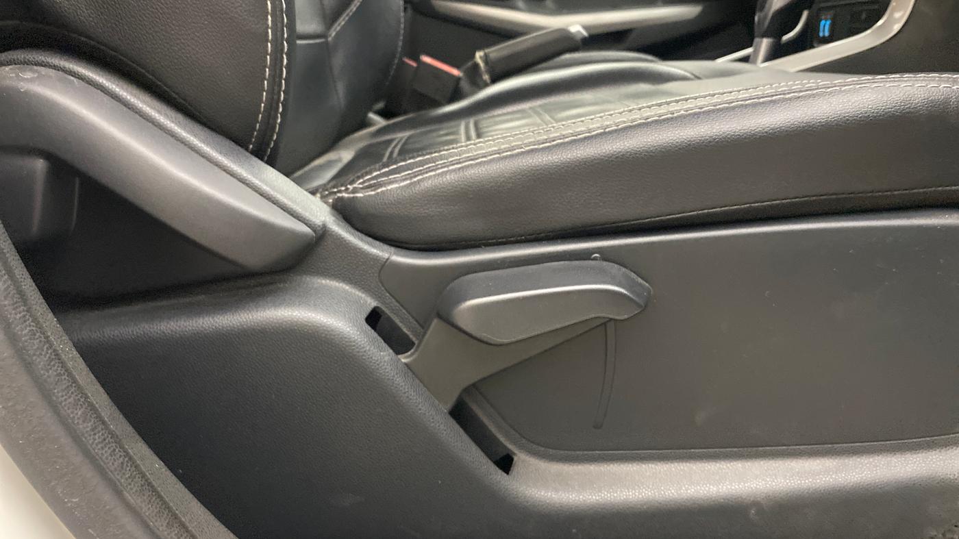 2018 Ford Ecosport TITANIUM 1.5L PETROL AT, Petrol, Automatic, 35,384 km, Driver Side Adjustment Panel
