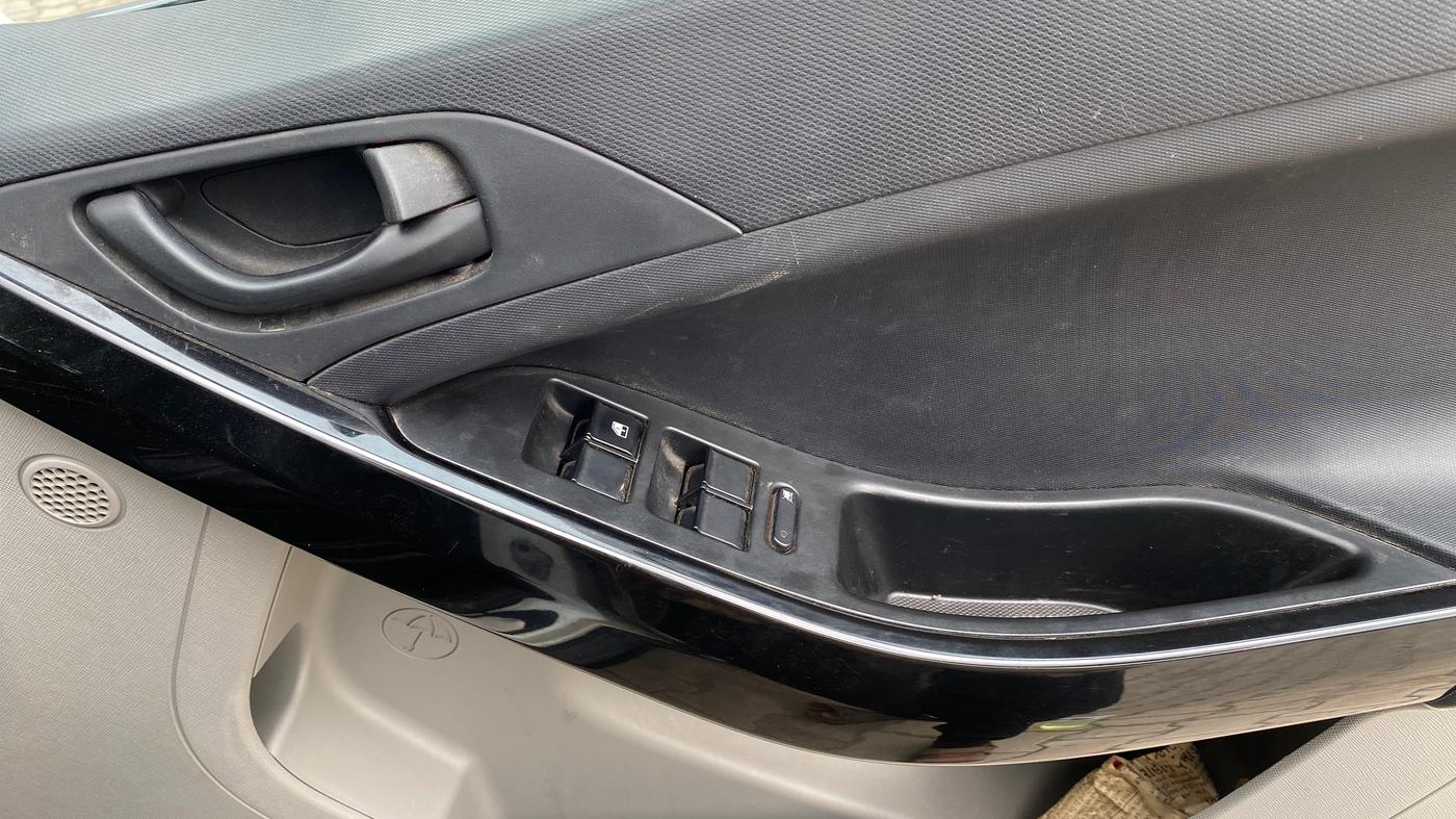 2019 Tata NEXON XM PETROL, Petrol, Manual, 11,124 km, Driver Side Door Panels Control