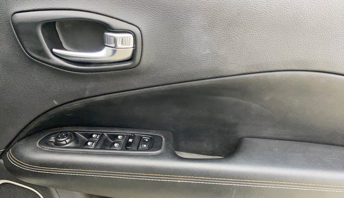 2018 Jeep Compass SPORT 2.0 DIESEL, Diesel, Manual, 1,00,566 km, Driver Side Door Panels Control