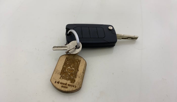 2018 Jeep Compass SPORT 2.0 DIESEL, Diesel, Manual, 1,00,566 km, Key Close Up