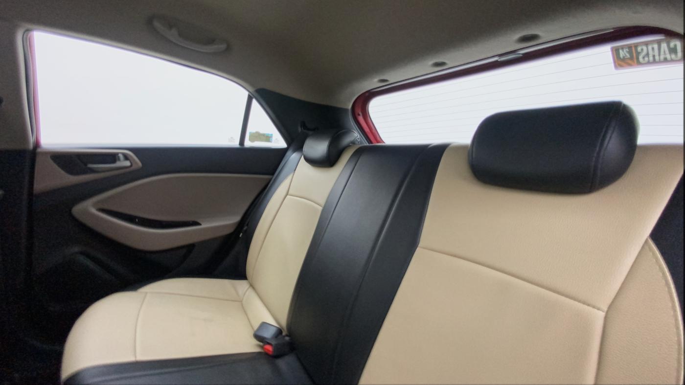 2017 Hyundai Elite i20 ASTA 1.2, Petrol, Manual, 37,477 km, Right Side Rear Door Cabin