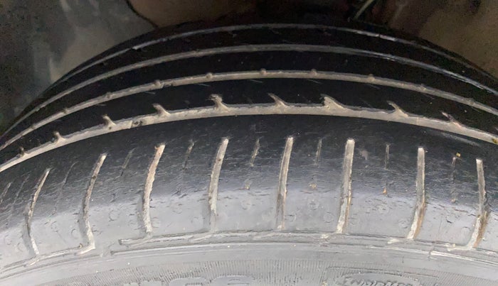 2017 Hyundai Elite i20 ASTA 1.2, Petrol, Manual, 37,477 km, Left Front Tyre Tread