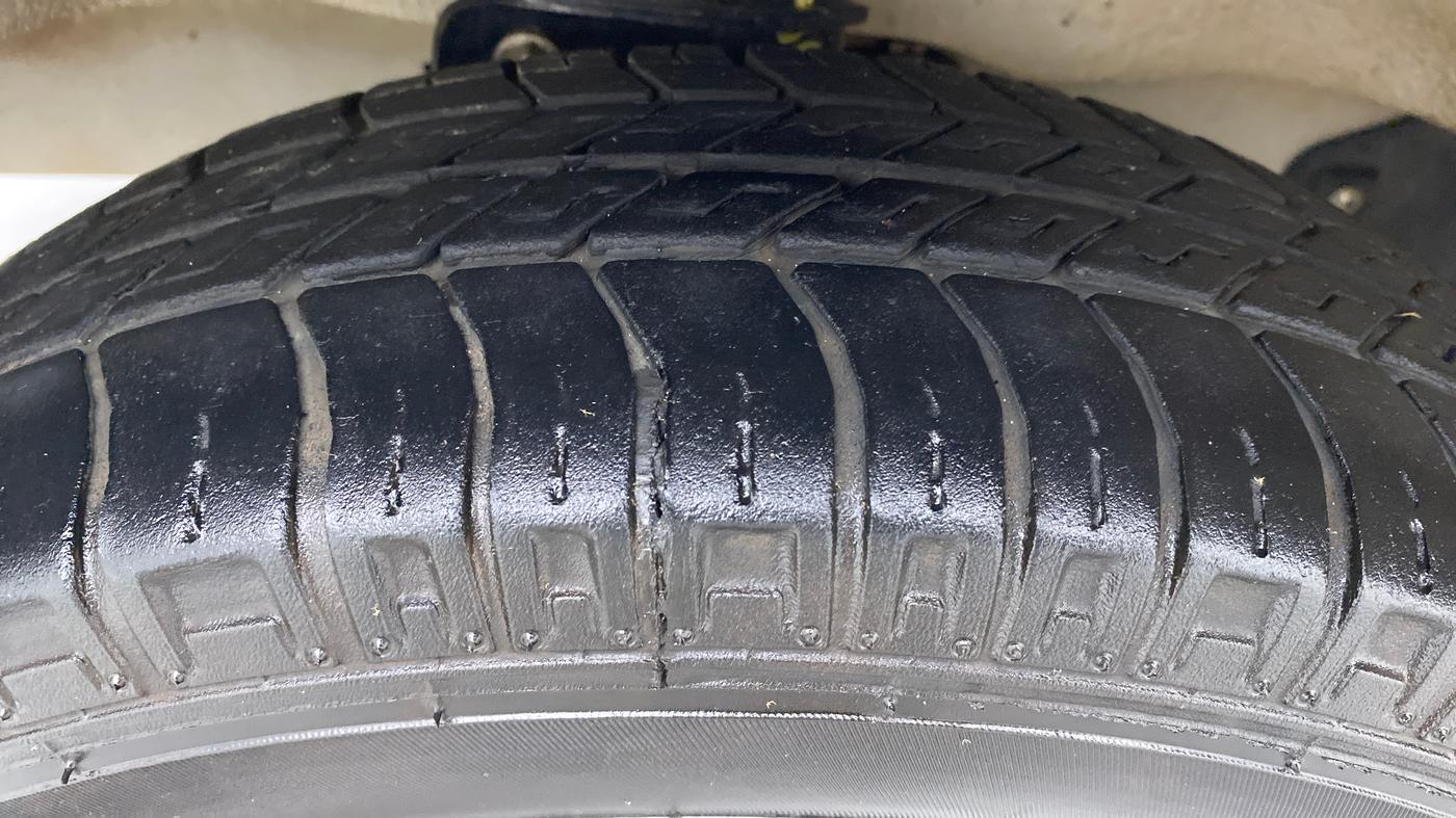 2020 Maruti Eeco 5 STR WITH AC PLUSHTR, Petrol, Manual, 10,209 km, Left Front Tyre Tread