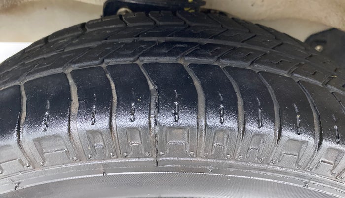 2020 Maruti Eeco 5 STR WITH AC PLUSHTR, Petrol, Manual, 10,209 km, Left Front Tyre Tread