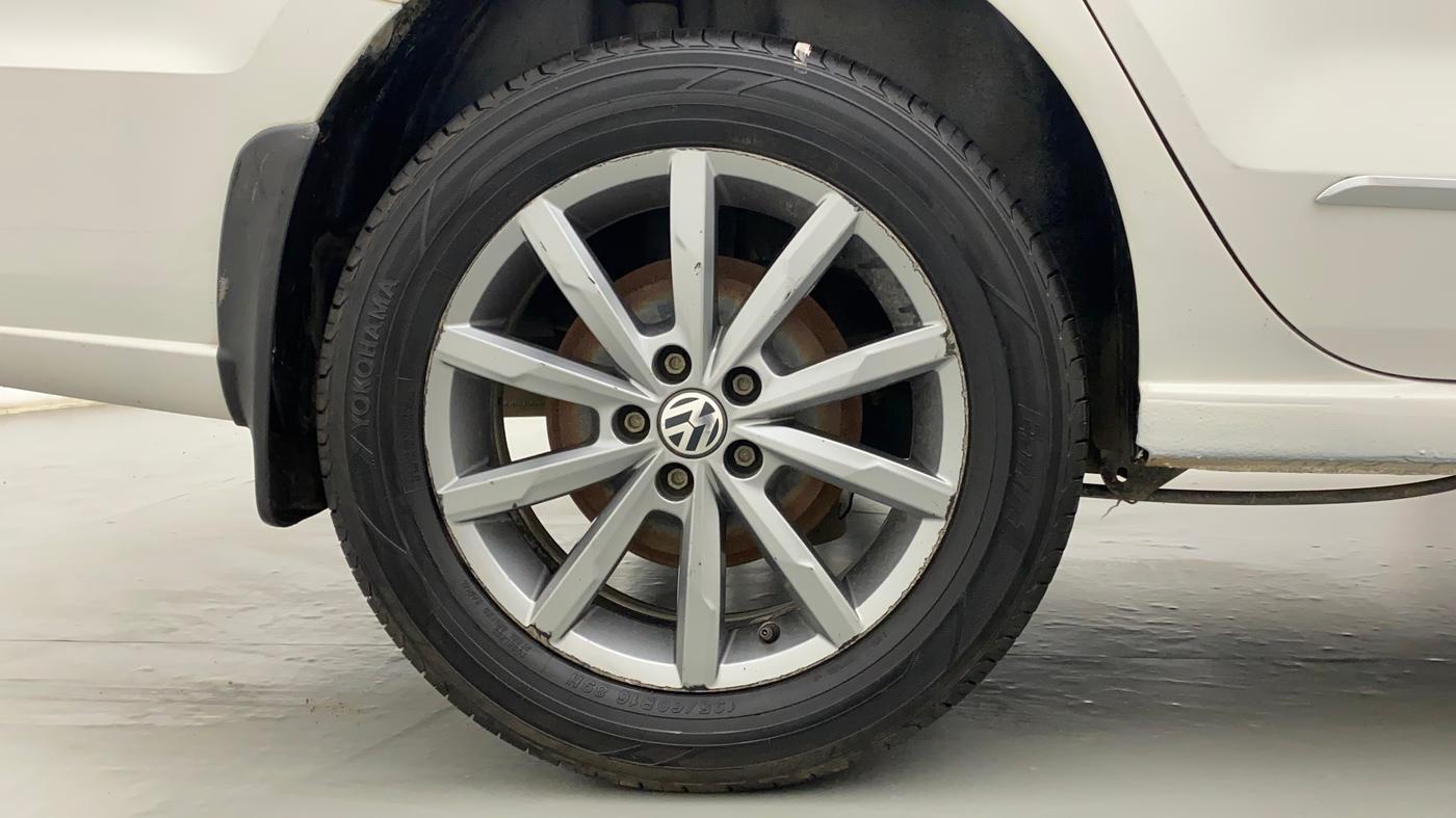 2019 Volkswagen Vento HIGHLINE PLUS 1.5 AT 16 ALLOY, Diesel, Automatic, 56,496 km, Right Rear Wheel