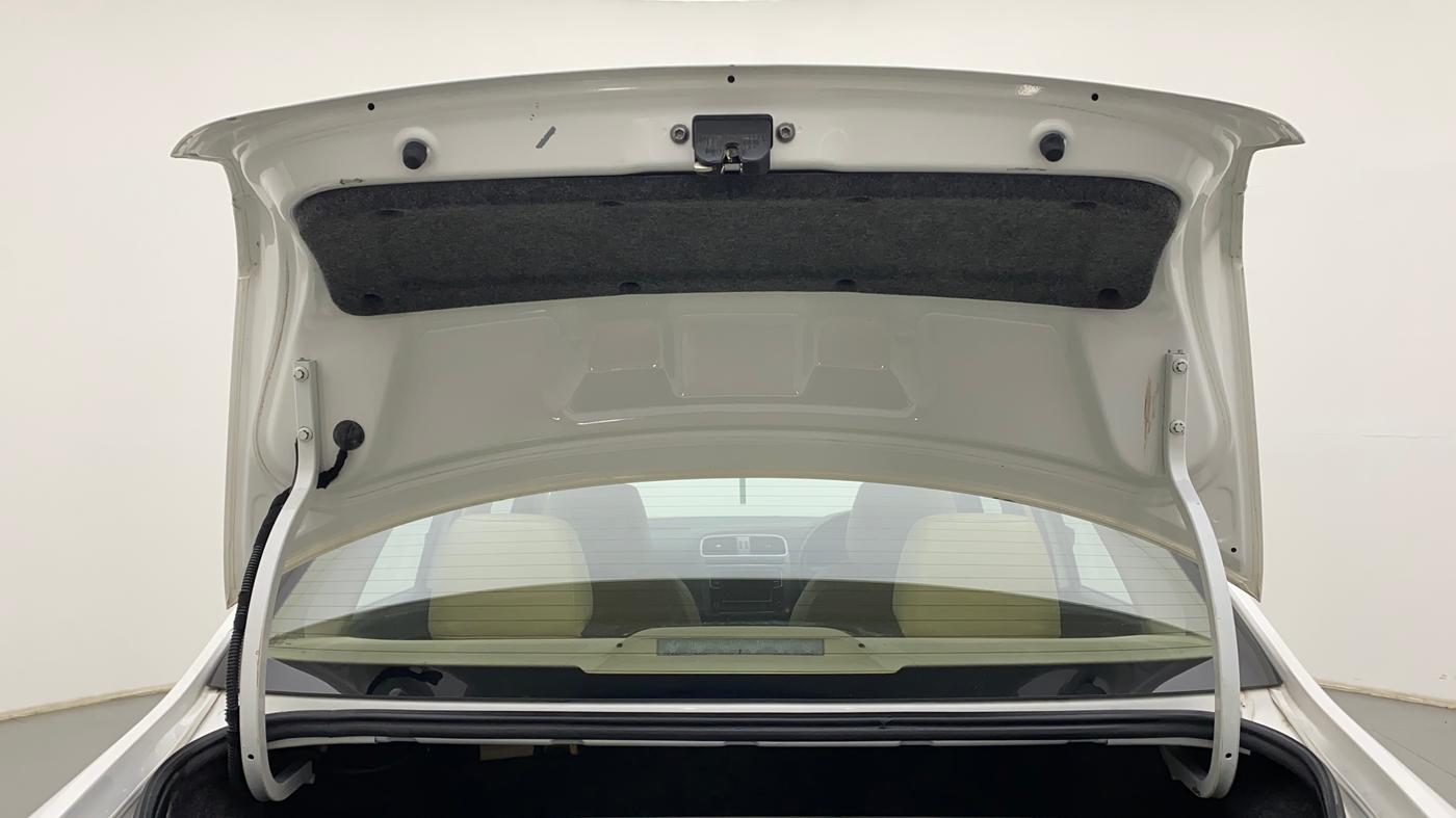 2019 Volkswagen Vento HIGHLINE PLUS 1.5 AT 16 ALLOY, Diesel, Automatic, 56,496 km, Boot Door Open