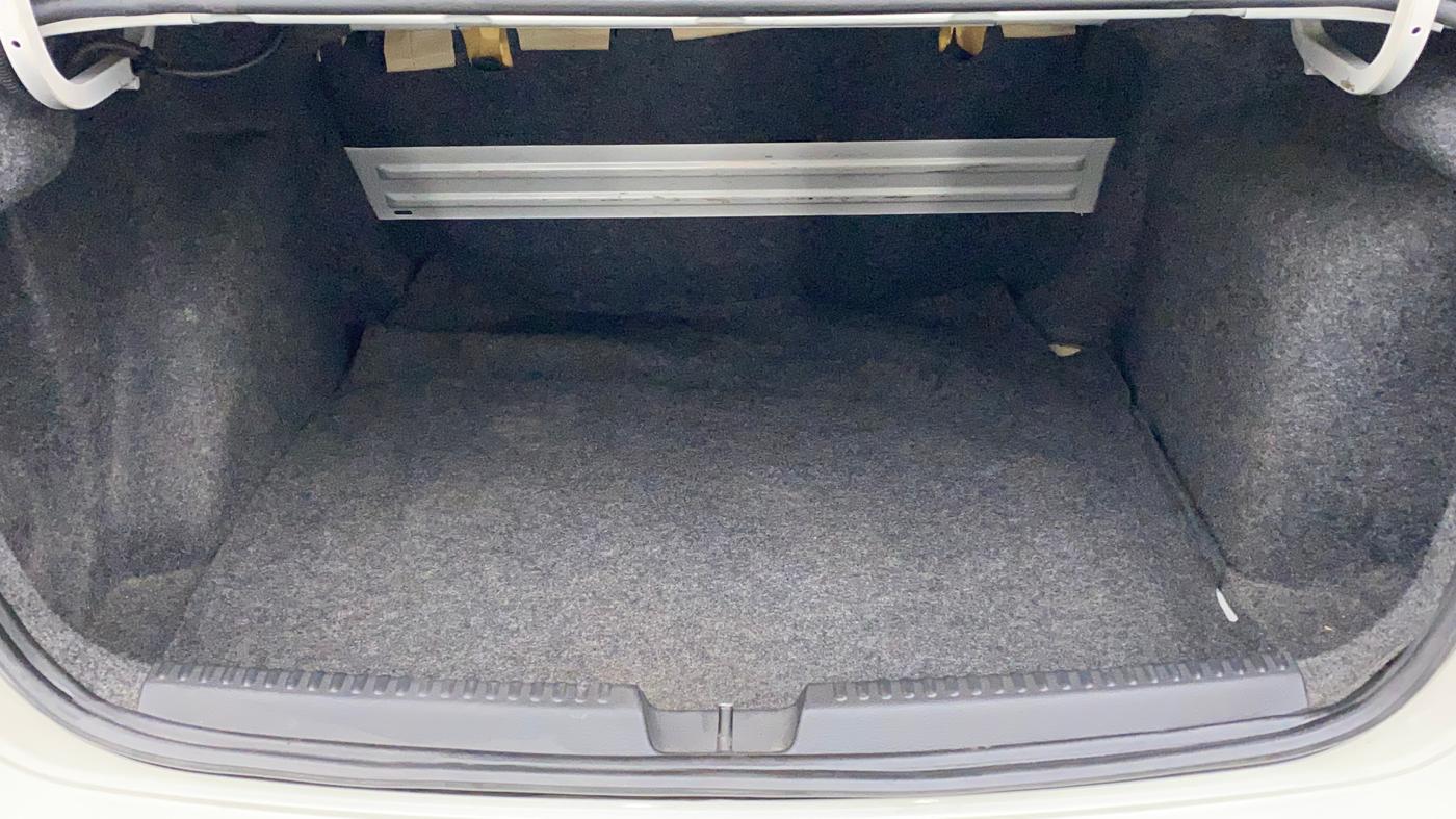 2019 Volkswagen Vento HIGHLINE PLUS 1.5 AT 16 ALLOY, Diesel, Automatic, 56,496 km, Boot Inside