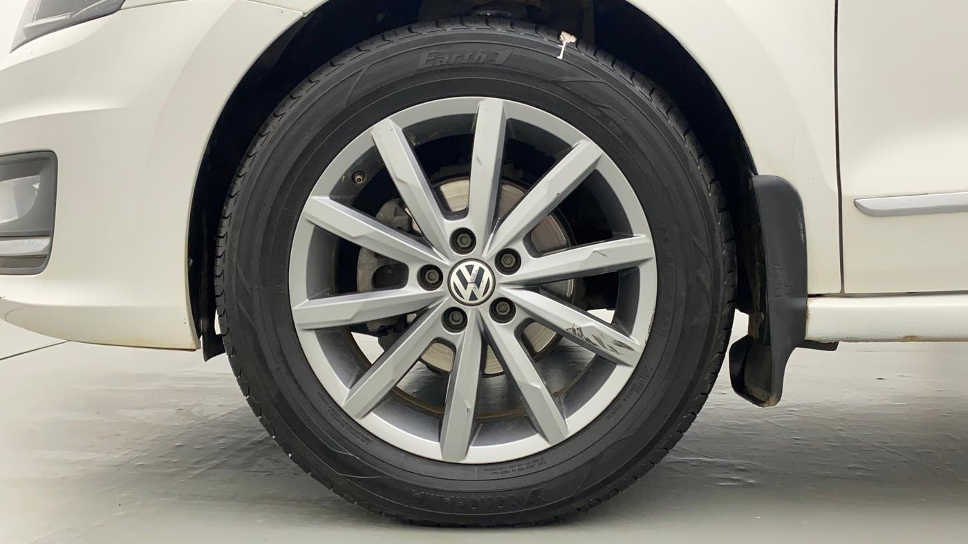 2019 Volkswagen Vento HIGHLINE PLUS 1.5 AT 16 ALLOY, Diesel, Automatic, 56,496 km, Left Front Wheel