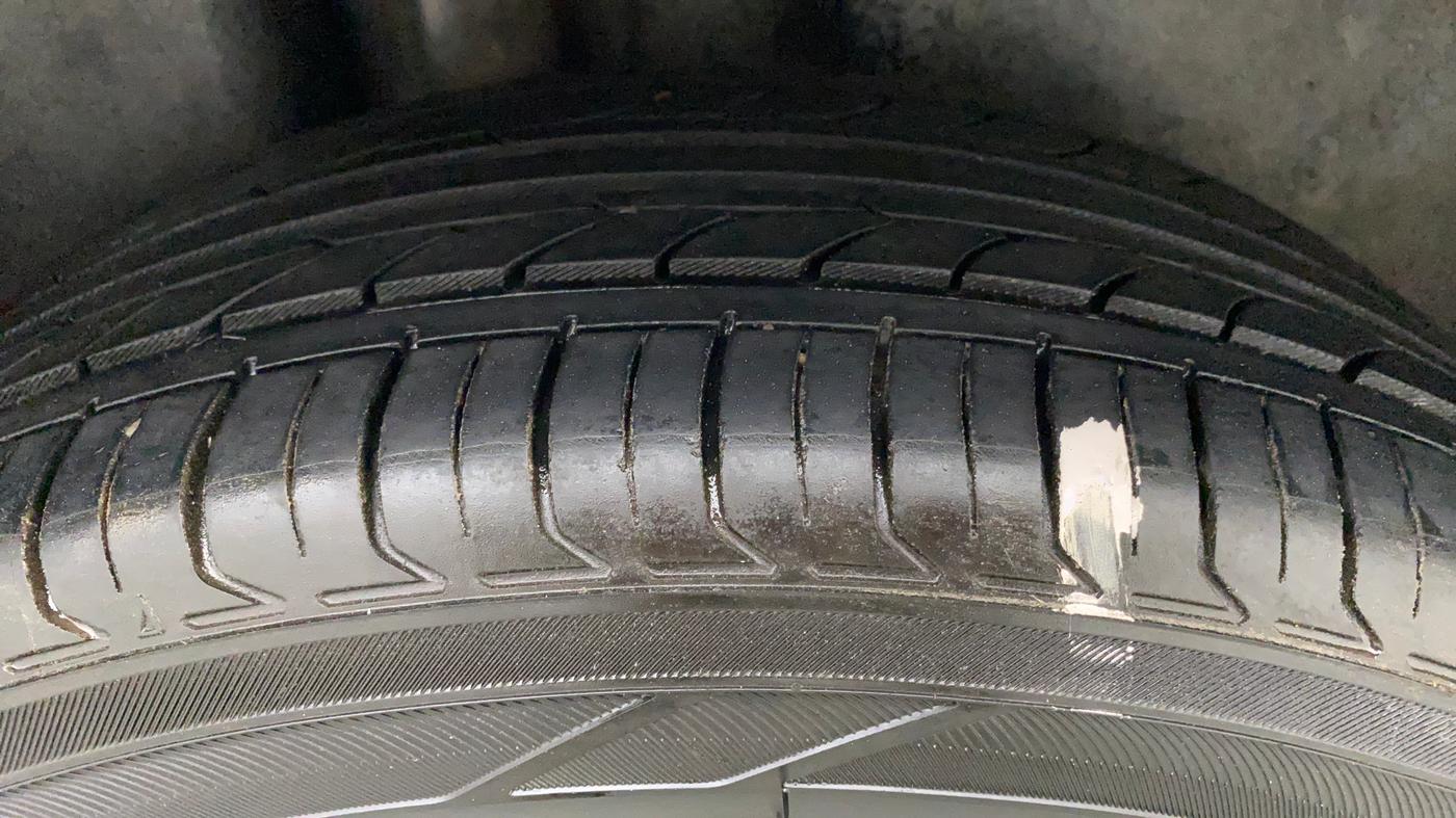 2019 Volkswagen Vento HIGHLINE PLUS 1.5 AT 16 ALLOY, Diesel, Automatic, 56,496 km, Right Rear Tyre Tread