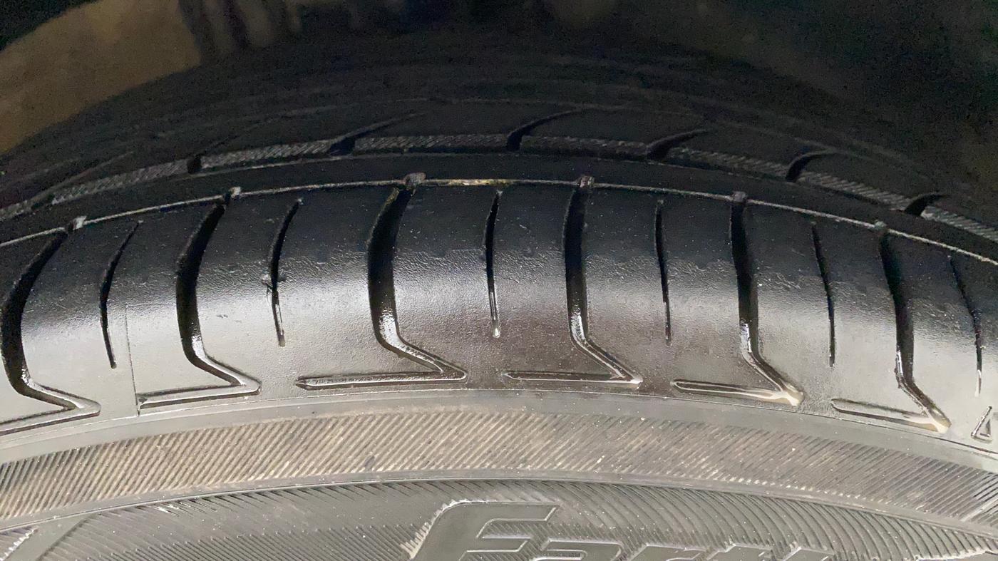 2019 Volkswagen Vento HIGHLINE PLUS 1.5 AT 16 ALLOY, Diesel, Automatic, 56,496 km, Right Front Tyre Tread