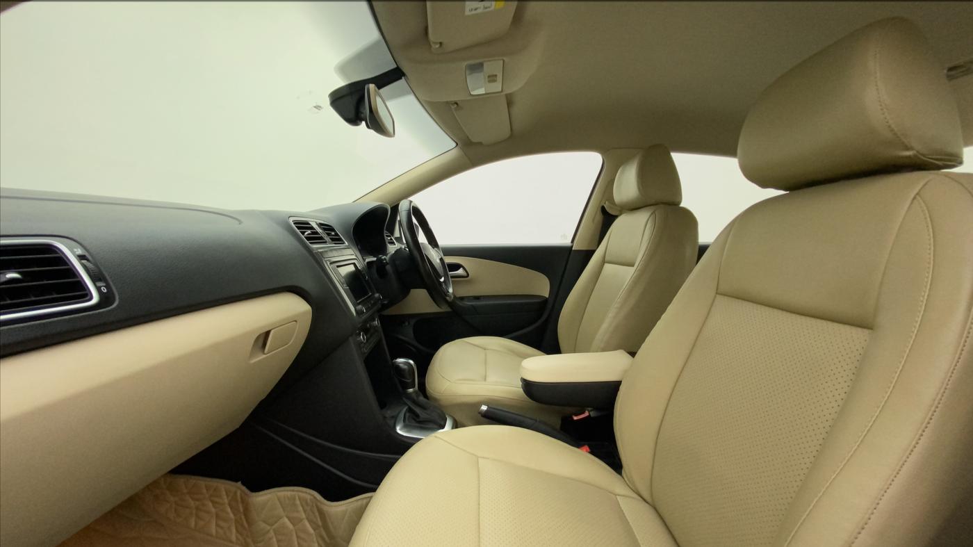 2019 Volkswagen Vento HIGHLINE PLUS 1.5 AT 16 ALLOY, Diesel, Automatic, 56,496 km, Right Side Front Door Cabin