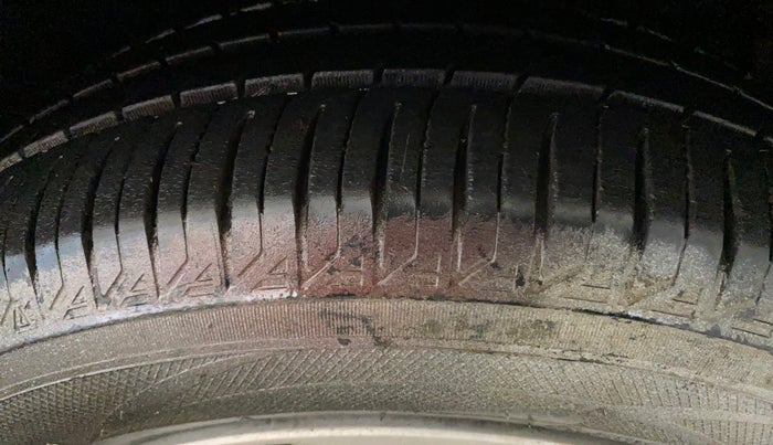 2017 Honda Jazz 1.2L I-VTEC V, Petrol, Manual, 86,039 km, Right Front Tyre Tread