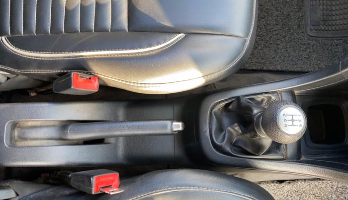 2017 Maruti Swift VXI, Petrol, Manual, 1,22,660 km, Gear Lever