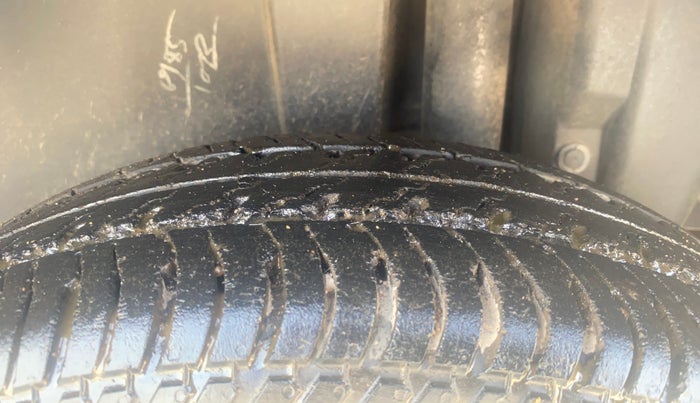 2017 Maruti Swift VXI, Petrol, Manual, 1,22,660 km, Left Rear Tyre Tread